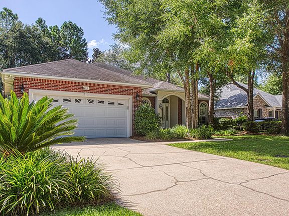 3rd image of 811 Coldwater Creek Cir W