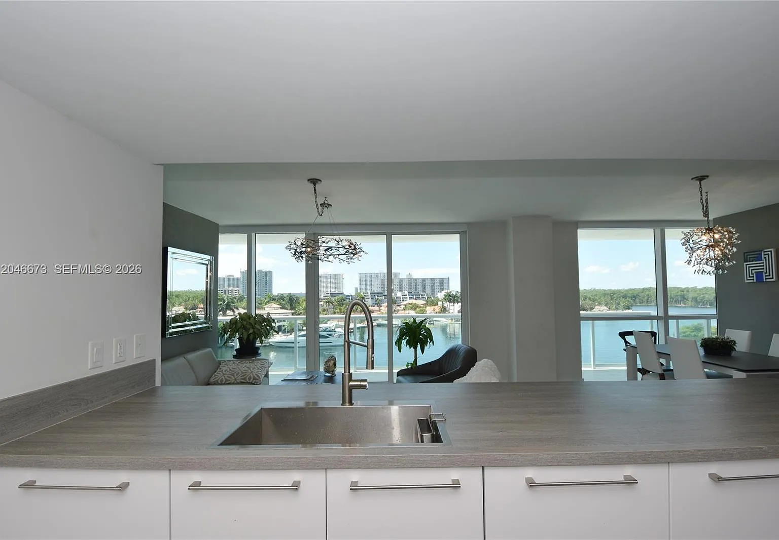 400 Sunny Isles Condo Eas — Photo 2