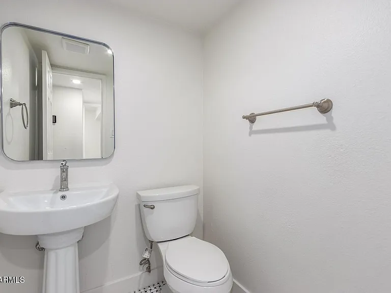 13627 N 57th Pl — Photo 11