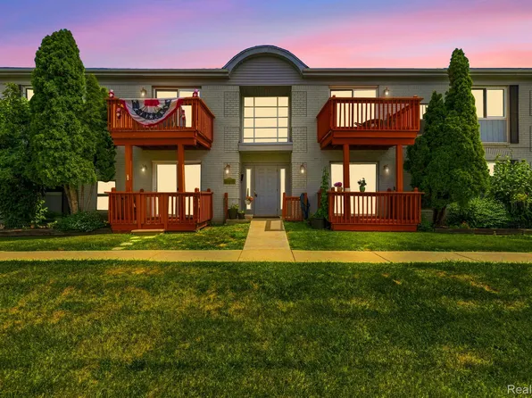 1762 Fort St #27, Trenton, MI 48183