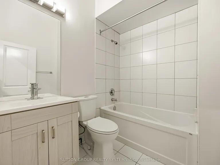 482 Queen St W #303 — Photo 14