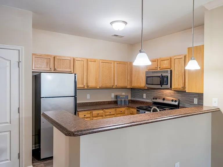 Carden Place Apartment Homes — Photo 3