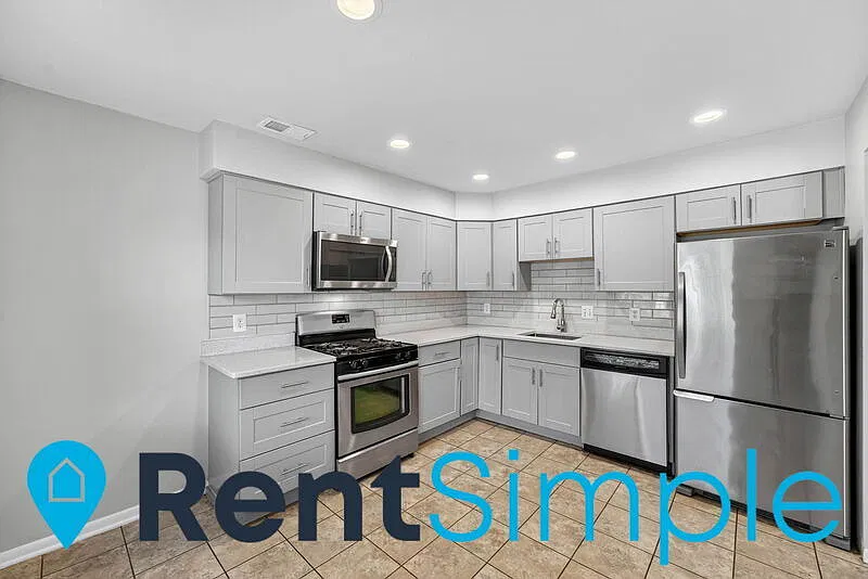 3 bed, 2.5 bath, 1242 sqft, $2,345 — Photo 1