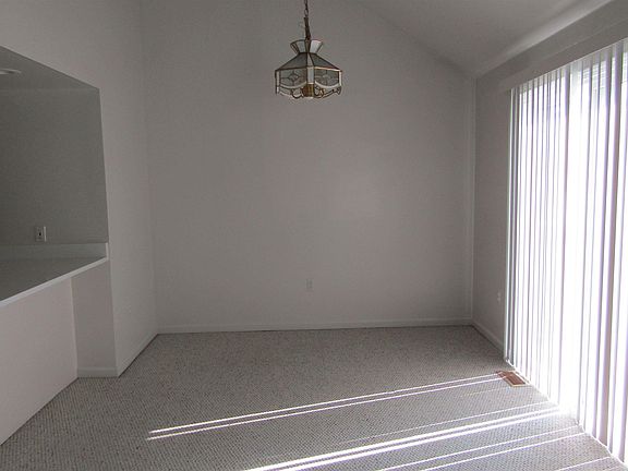 4th image of 29800 Riverside Bay Ct
