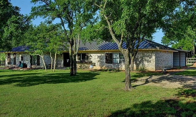 1st image of 405 Valley Trail Dr