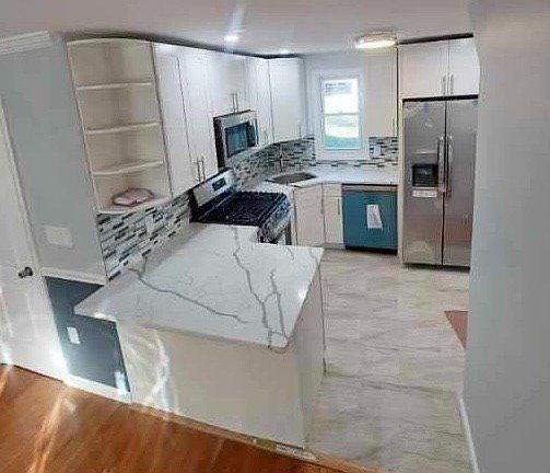 3rd image of 32 Warner Ave