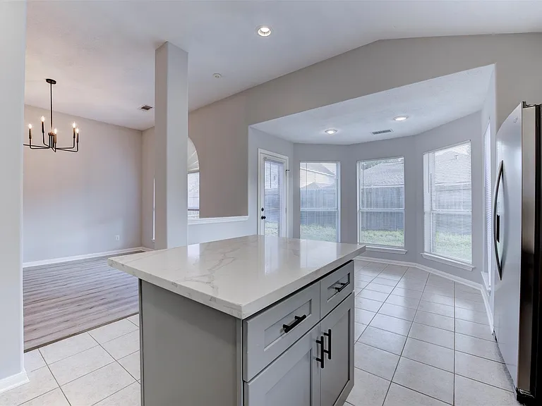 9026 Eaglecove Dr — Photo 15