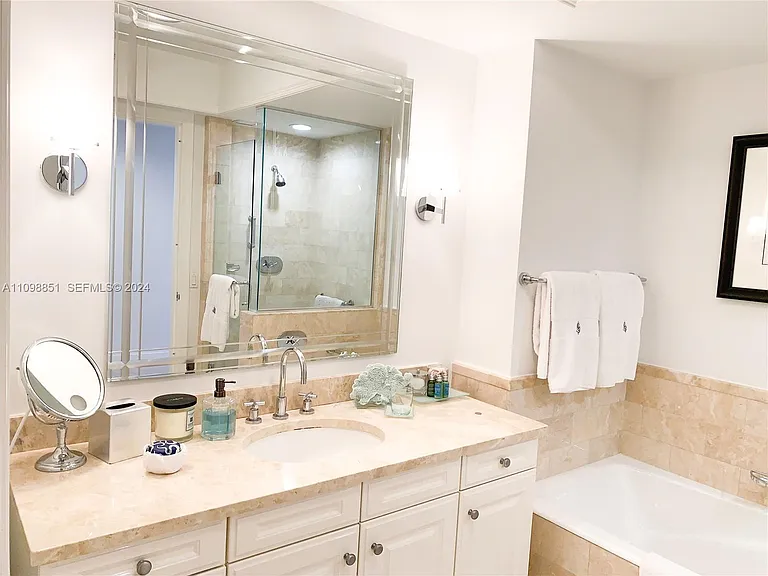 1435 Brickell Ave #3507 — Photo 8