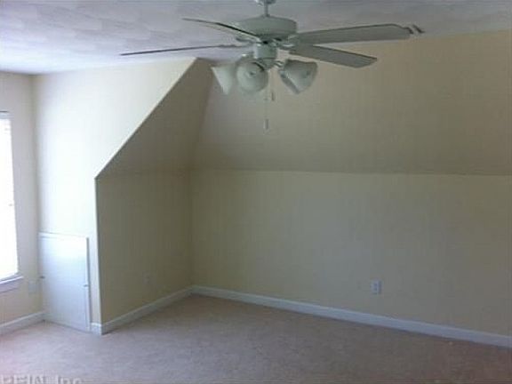 3rd image of 813 Samantha Ln