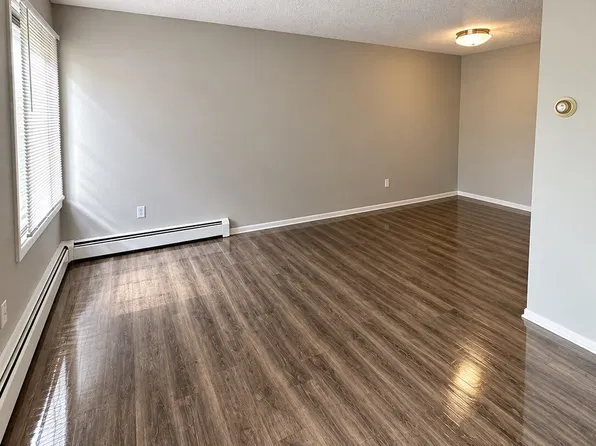 4130 Rahn Rd, Eagan, MN