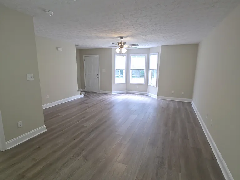 155 Westchester Cir #1 — Photo 2