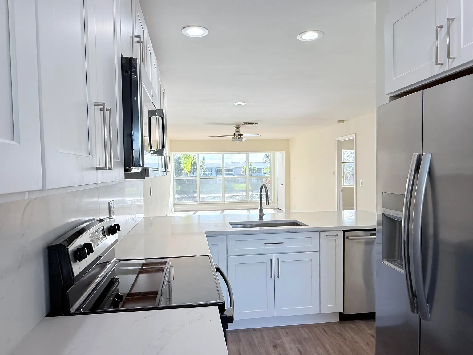 2 bed, 2.0 bath, 1148 sqft, $2,050 — Photo 4