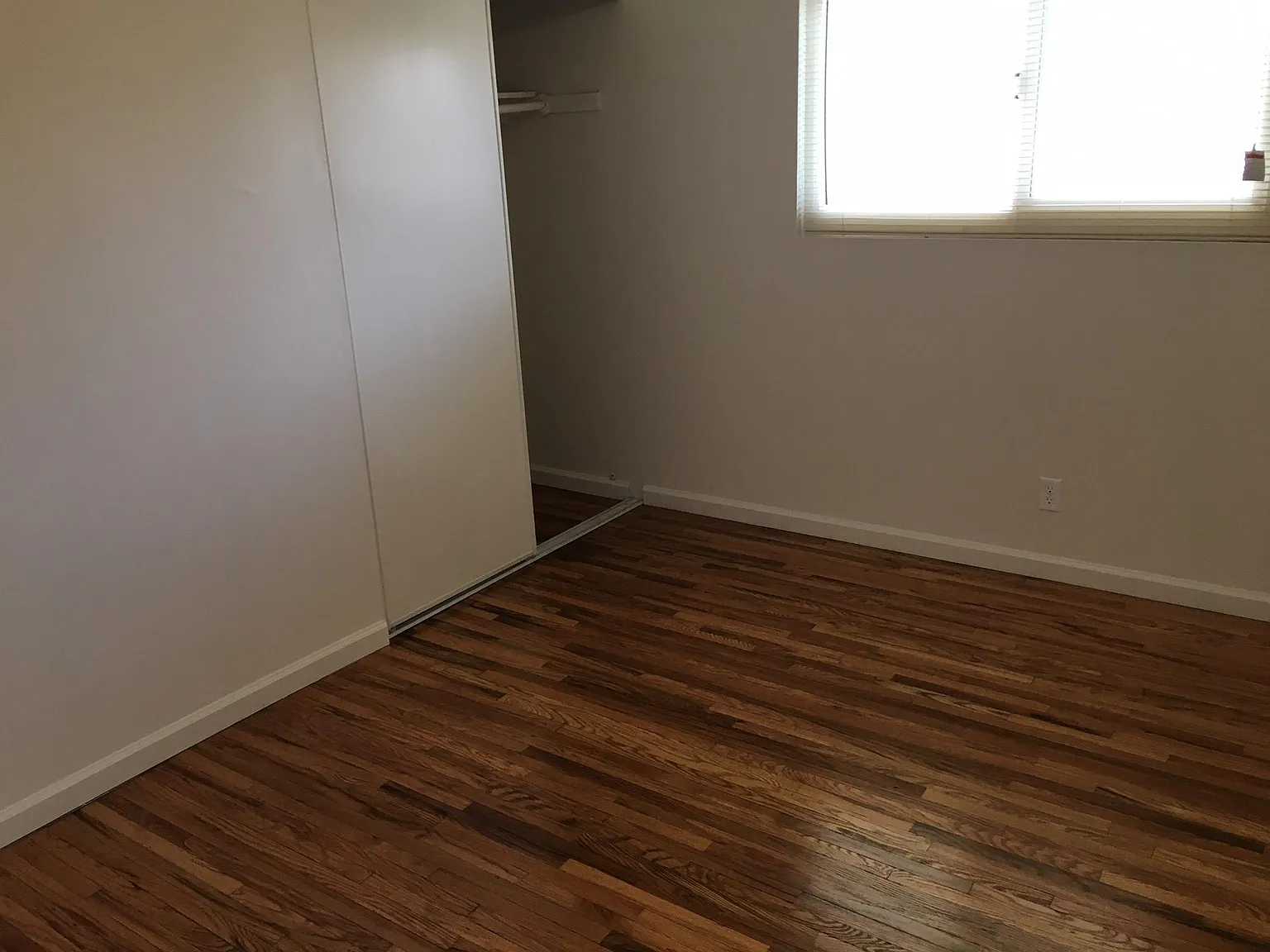 2 bed, 900 sqft, $2,100 — Photo 4