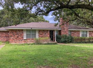 31 Spring Rd, HILLTOP LAKES, TX 77871