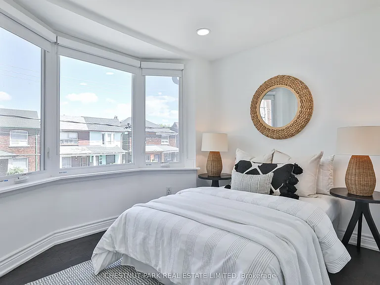 1341 Dupont St — Photo 21