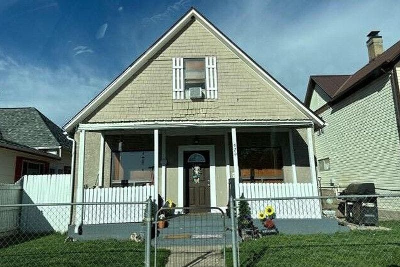 1st image of 629 N Linden Ave