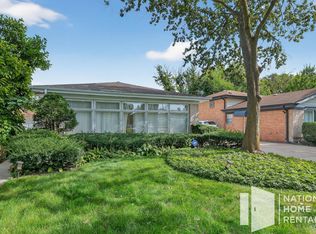 712 Laramie Ave, Wilmette, IL 60091