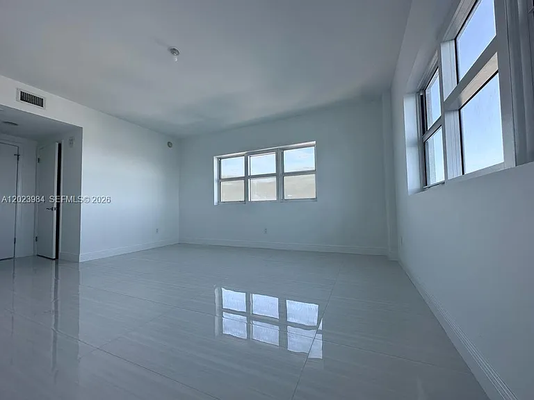 2650 Lake Shore Dr #1001 — Photo 16