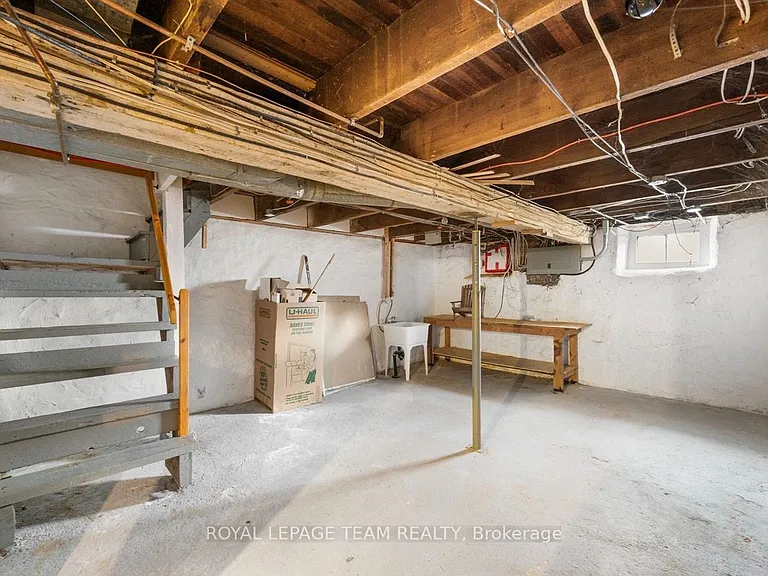 509 Moffat St — Photo 17