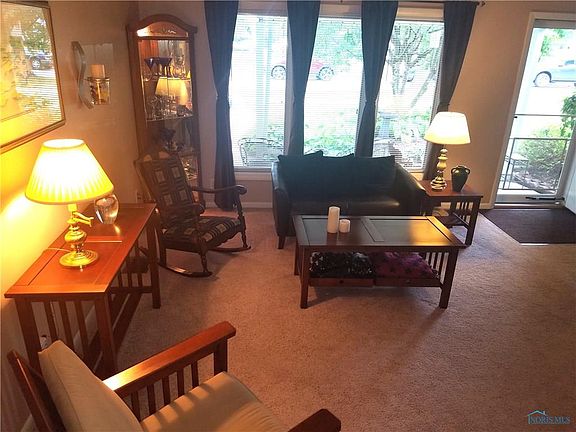 5th image of 110 Lones Dr