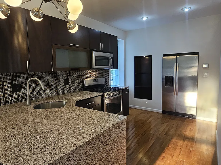 43 McGeory Ave #2 — Photo 2