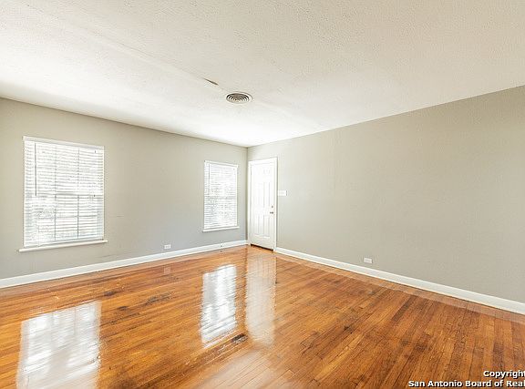 3rd image of 553 Club Dr APT 4