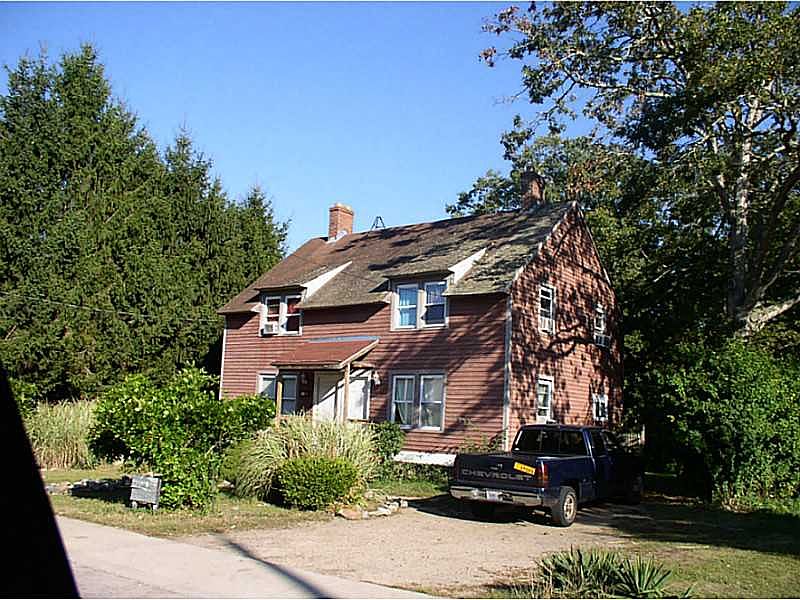 2nd image of 90 Bowling Ln