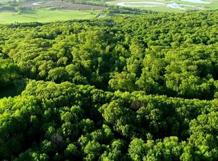 13 Bluff Rd, Baraboo, WI 53913