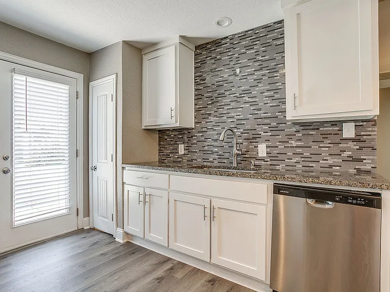 3221 McCart Ave — Photo 11