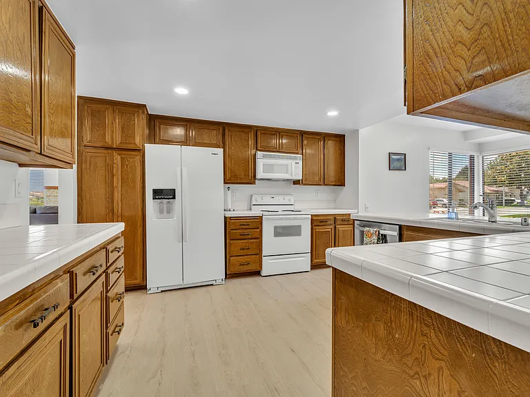 37202 Village 37 — Photo 17