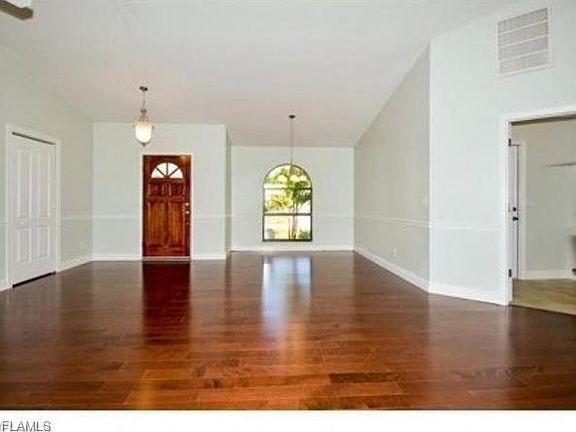 2nd image of 4543 SW 15th Ave