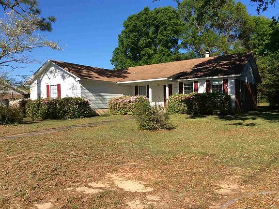 3rd image of 922 Deedra Ave