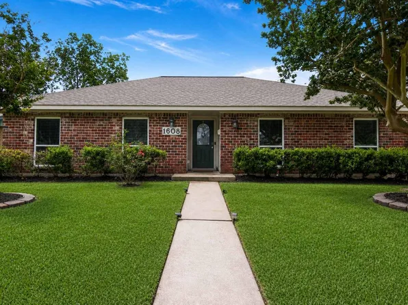 1608 Parkside Dr, Pasadena, TX 77502
