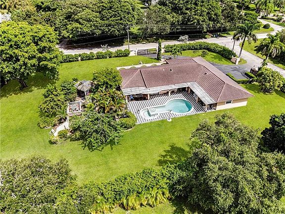 4th image of 4348 Coral Hills Dr