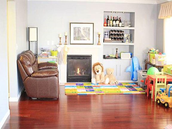 3rd image of 24218 SE 10th Pl
