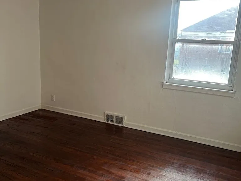 239 Arthur St — Photo 14