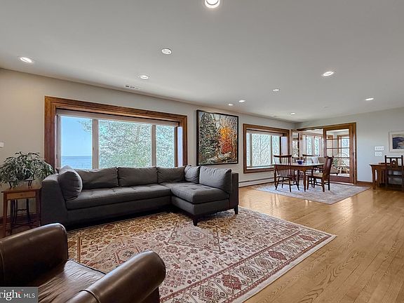 5th image of 1586 Laurel Rd