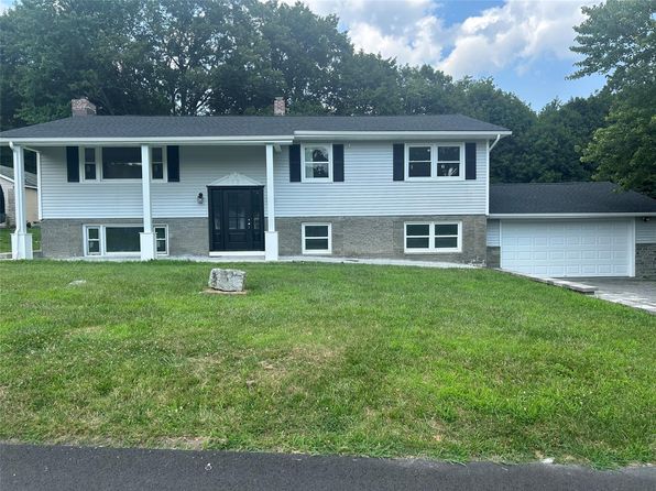 40 Hillside Ave
