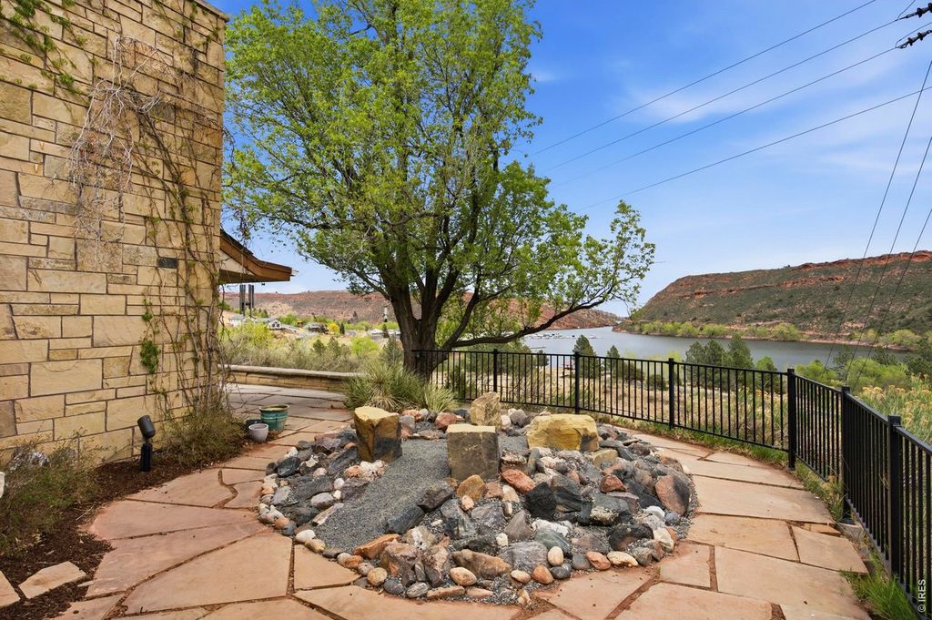 4717 Bay View Dr