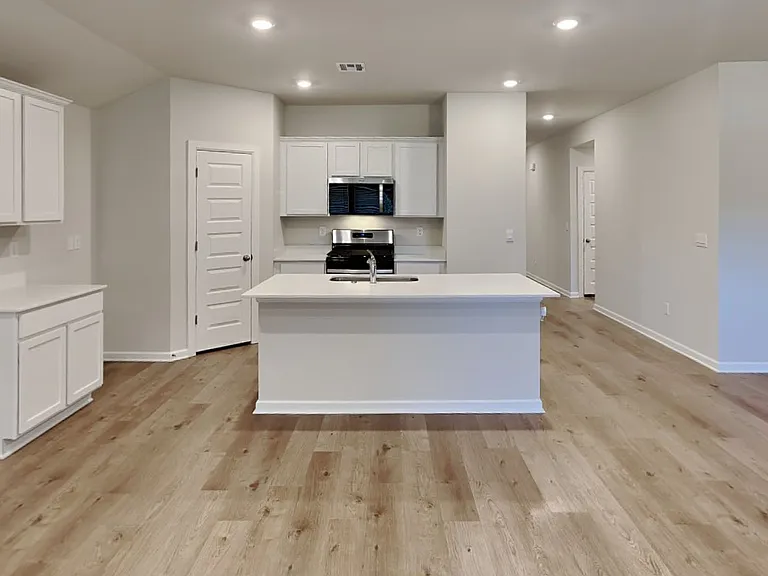6101 Green Meadow Ln — Photo 6