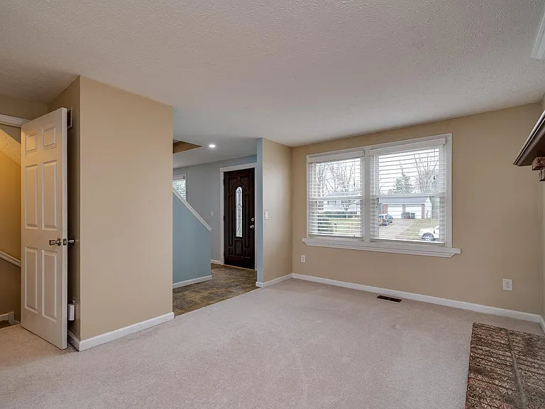 6978 Fallen Oaks Dr — Photo 9