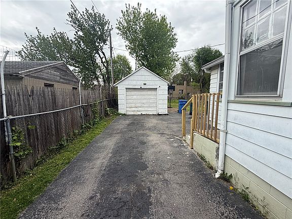 5th image of 1 Laurel St