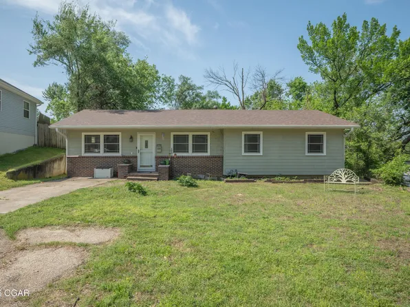 1626 Jefferson Cir, Webb City, MO 64870