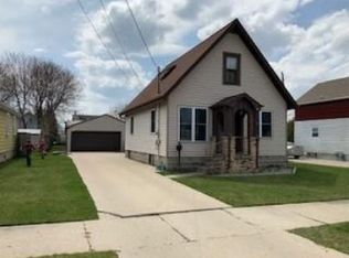 1921 31st St, Two Rivers, WI 54241