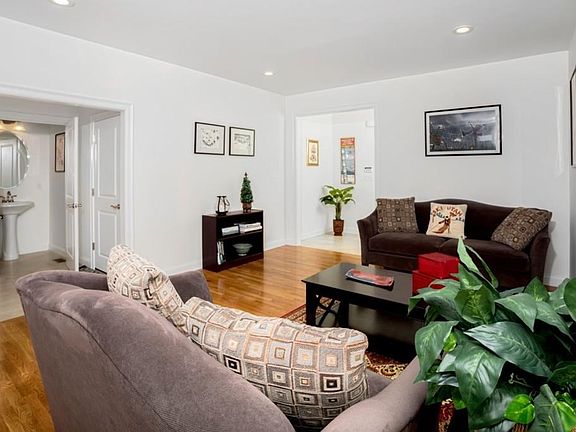 4th image of 8 Morton Hill Ave