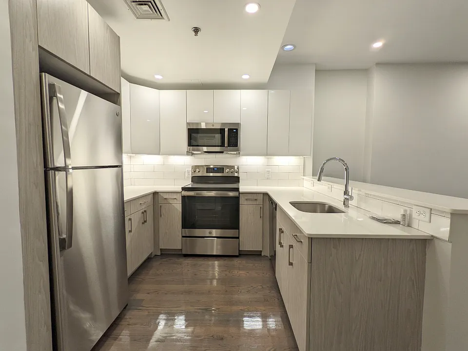 1402 Beacon St #3