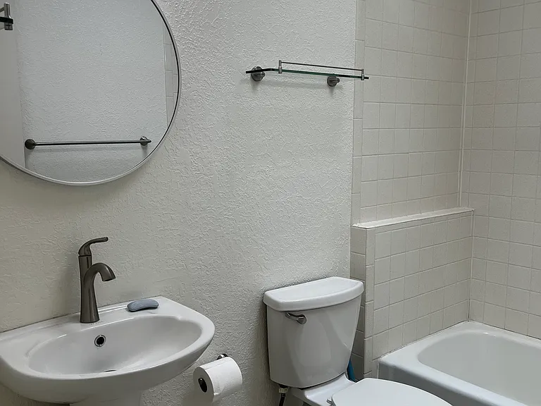 2900 Vista Del Rey NE #20A — Photo 12
