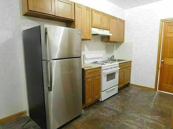 4th image of 301 E 88th St #3M