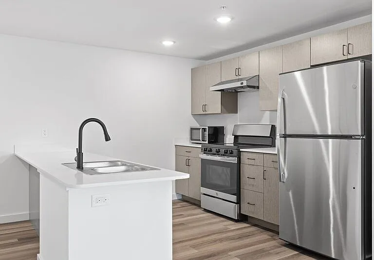 East Line Apartments — Photo 9
