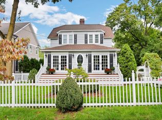 13 Meyer Pl, Riverside, CT 06878